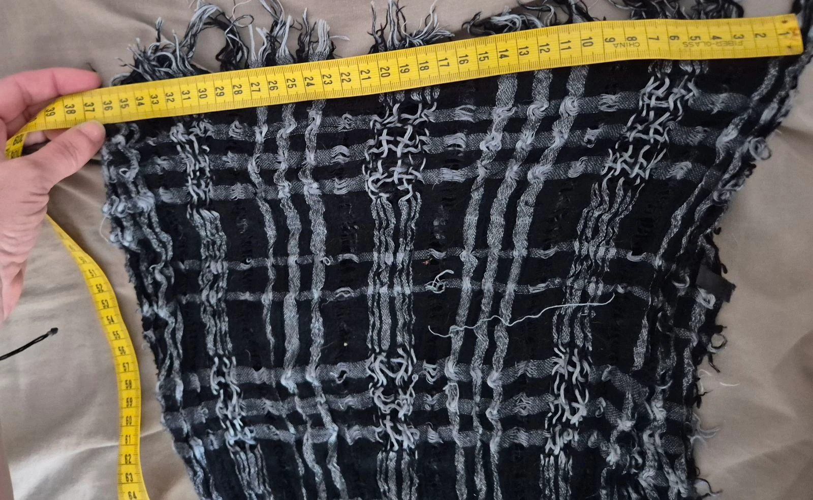 Checked and solid color scarf 180×36 cm – photo 5